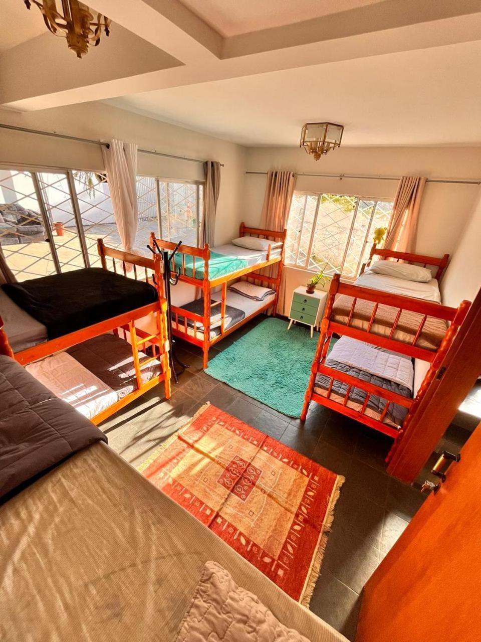 Opera Hostel Curitiba Luaran gambar