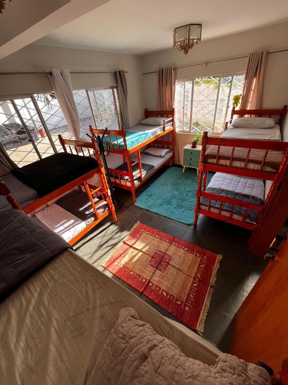 Opera Hostel Curitiba Luaran gambar